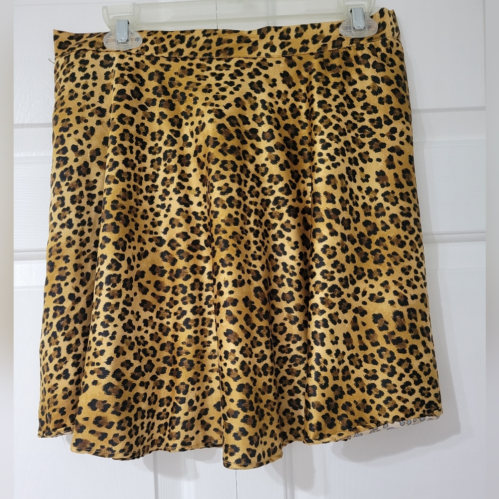 Mi Ami NWT silky cheetah print skirt